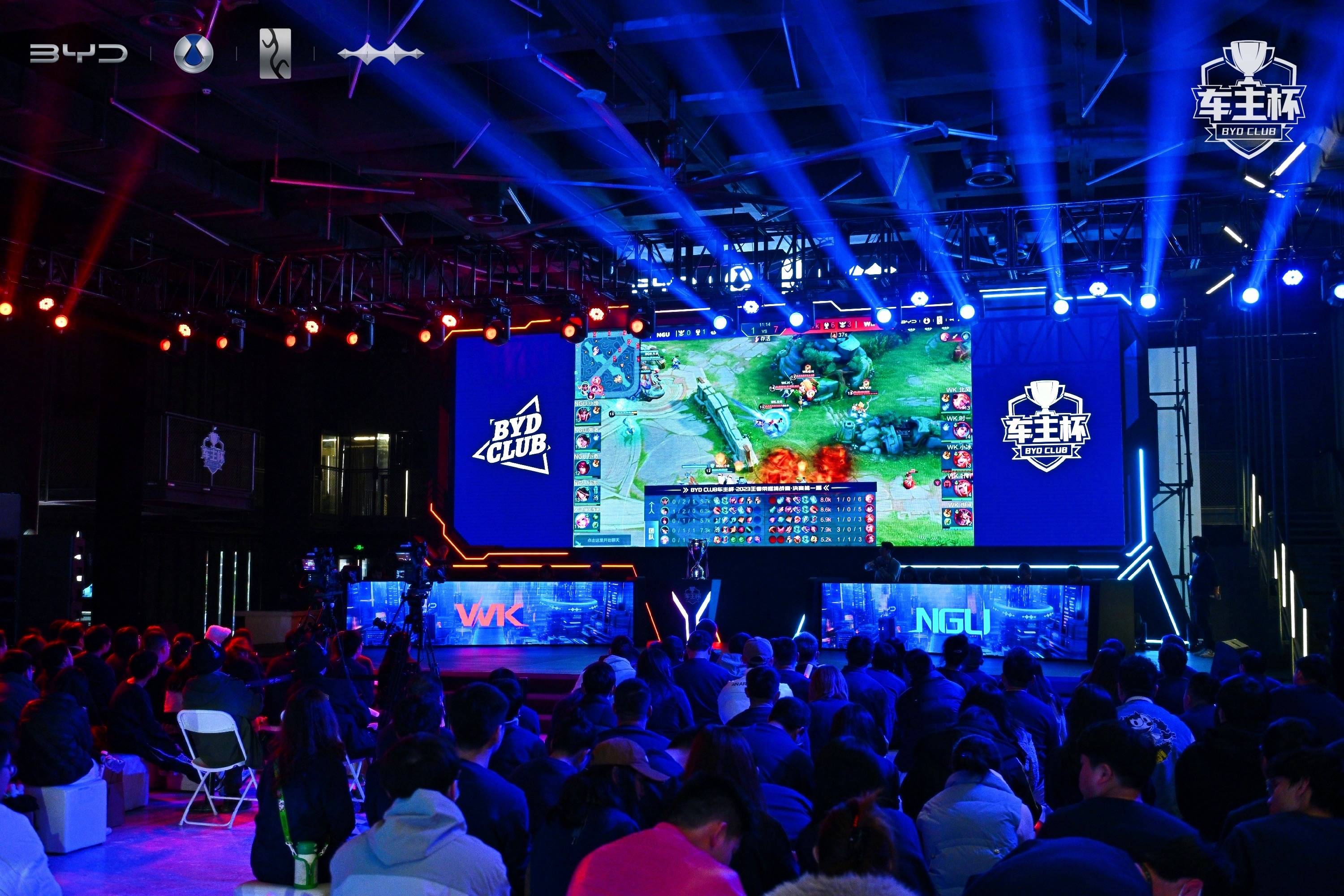 全球PUBGx布加迪联名上线！复古风迷你游戏“鸡地求生”回归