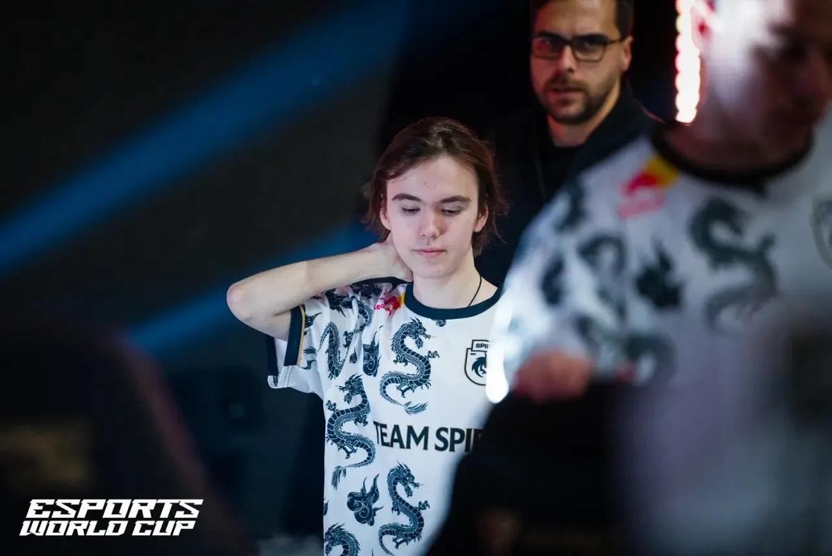 德州扑克高手眼里没有“必须打”（在高手眼中，德州扑克不存在“必打牌”）